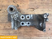 Кронштейн переднего бампера правый